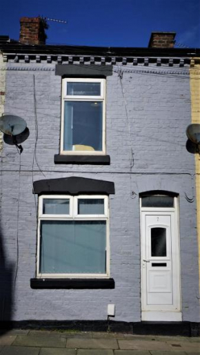 Air Host and Stay - Stockbridge House - Sleeps 7 minutes from Anfield stadium